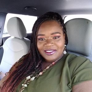 Meet your Posher, Lizzie